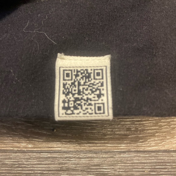 2020’ The Giving Movement (limited edition) Hoodie - Picture 5 of 7